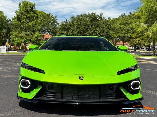 Verde Selvans Metallic 2026 Lamborghini Temerario