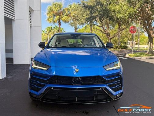 2021 Lamborghini Urus 