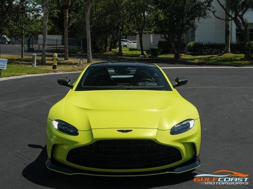 2023 Aston Martin Vantage Base