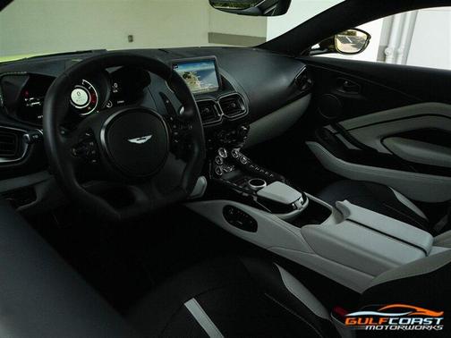 2023 Aston Martin Vantage Base