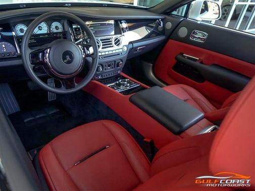 Photo 2 of 32 of 2019 Rolls-Royce Wraith