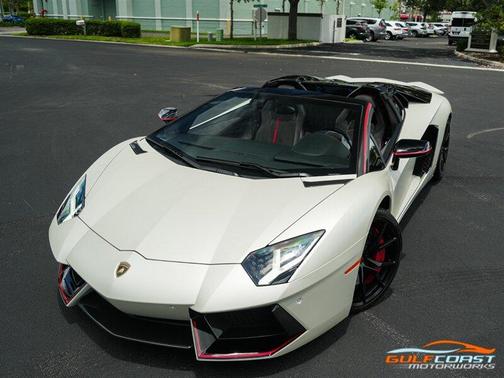 2016 Lamborghini Aventador LP700-4