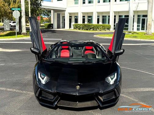 2016 Lamborghini Aventador LP700-4