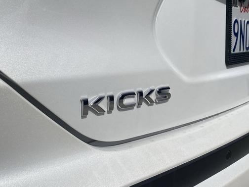 2024 Nissan Kicks SR