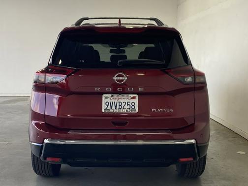 2025 Nissan Rogue Platinum