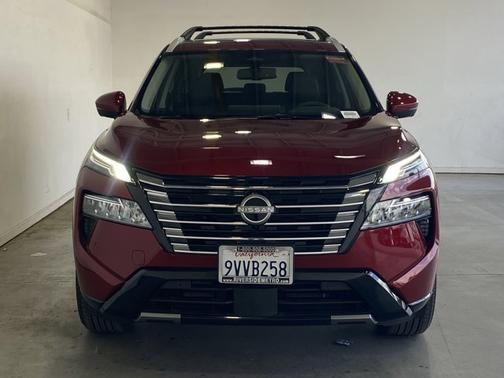 2025 Nissan Rogue Platinum