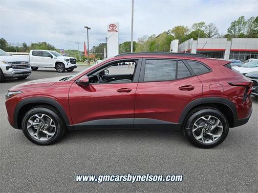 2025 Chevrolet Trax LT