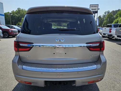 2021 INFINITI QX80 Luxe