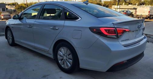 2016 Hyundai SONATA Hybrid SE