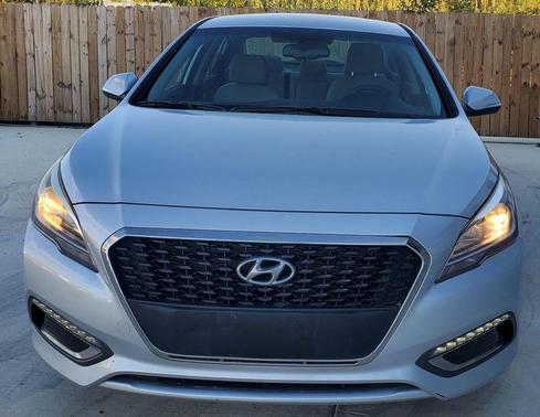 2016 Hyundai SONATA Hybrid SE