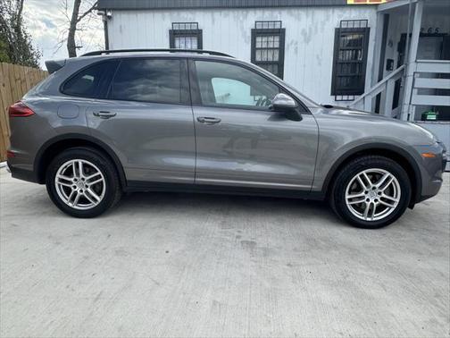 2016 Porsche Cayenne S