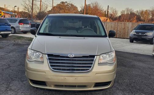 2010 Chrysler Town & Country New LX
