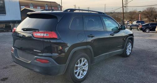 2017 Jeep Cherokee Sport
