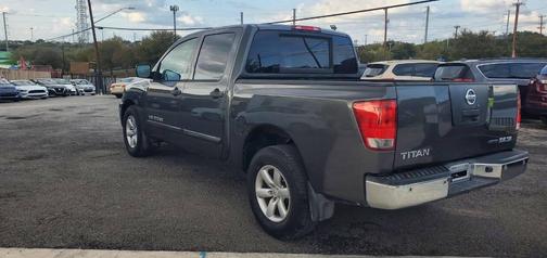 2010 Nissan Titan SE