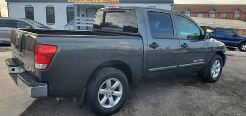 2010 Nissan Titan SE