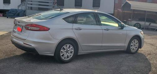 Ingot Silver Metallic 2019 Ford Fusion SE