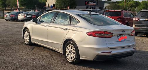 Ingot Silver Metallic 2019 Ford Fusion SE