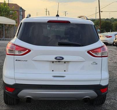 White 2016 Ford Escape SE