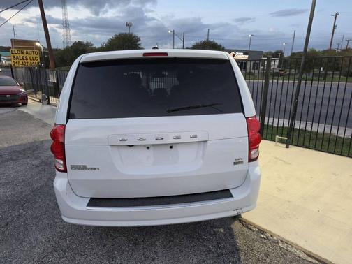 White Knuckle Clearcoat 2019 Dodge Grand Caravan GT