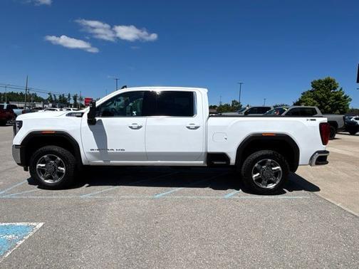Summit White 2025 GMC Sierra 2500 SLE