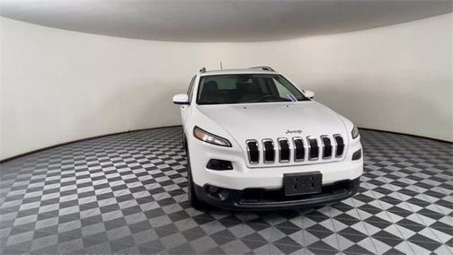 Photo 3 of 25 of 2018 Jeep Cherokee Latitude Plus