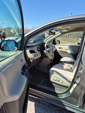 2011 Toyota Sienna LE