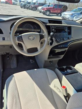 2011 Toyota Sienna LE