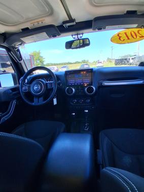 2013 Jeep Wrangler Sahara