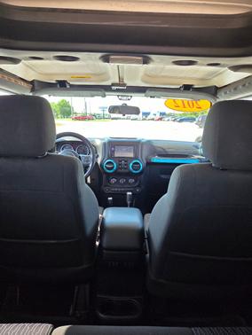 2012 Jeep Wrangler Unlimited Sahara