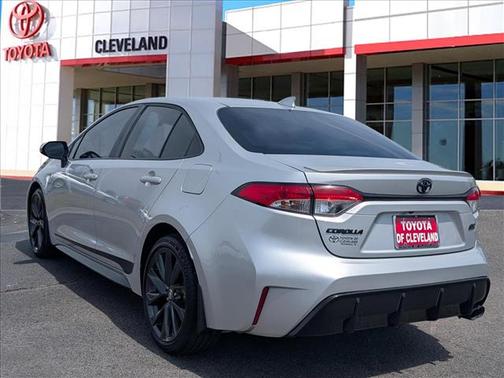 Classic Silver Metallic 2024 Toyota Corolla SE
