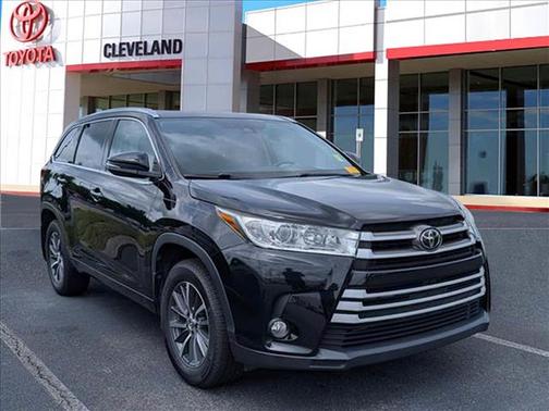 Midnight Black 2018 Toyota Highlander XLE