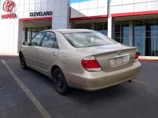 2005 Toyota Camry LE