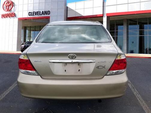 2005 Toyota Camry LE