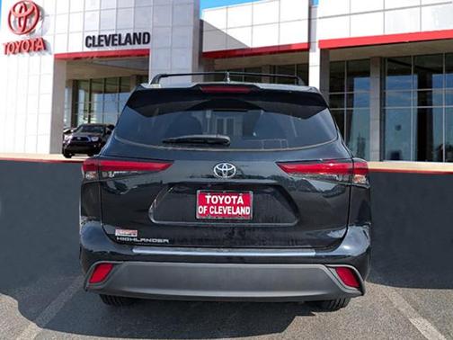2022 Toyota Highlander L