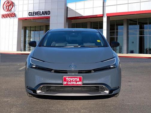 2025 Toyota Prius XLE