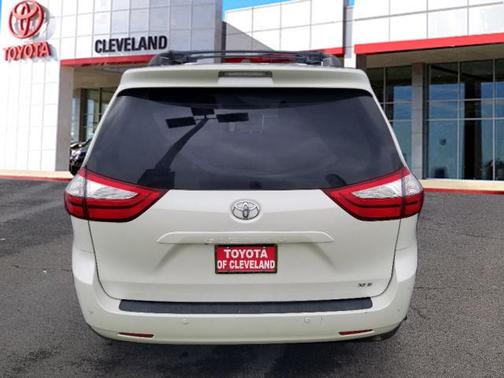 2015 Toyota Sienna XLE