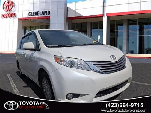 2017 Toyota Sienna XLE