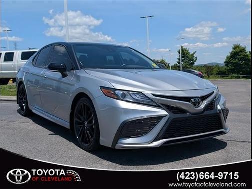 Celestial Silver Metallic/Midnight Black Metallic 2022 Toyota Camry XSE
