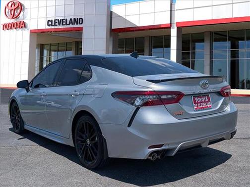 Celestial Silver Metallic/Midnight Black Metallic 2022 Toyota Camry XSE