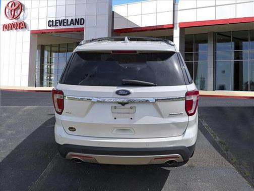 White 2016 Ford Explorer XLT