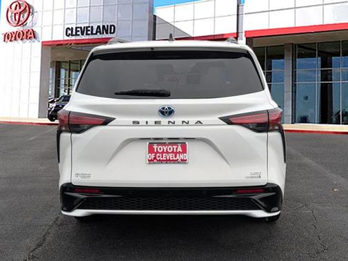 2023 Toyota Sienna XSE 7 Passenger