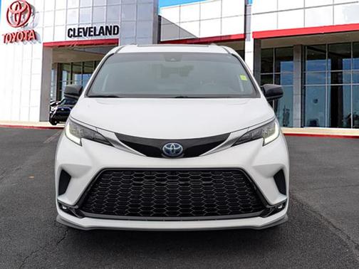2023 Toyota Sienna XSE 7 Passenger