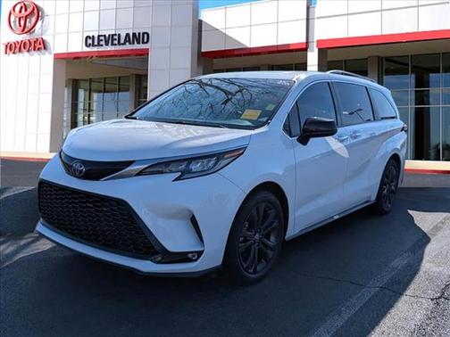 2023 Toyota Sienna XSE 7 Passenger