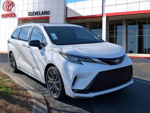 2023 Toyota Sienna XSE 7 Passenger