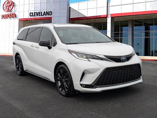 2023 Toyota Sienna XSE 7 Passenger