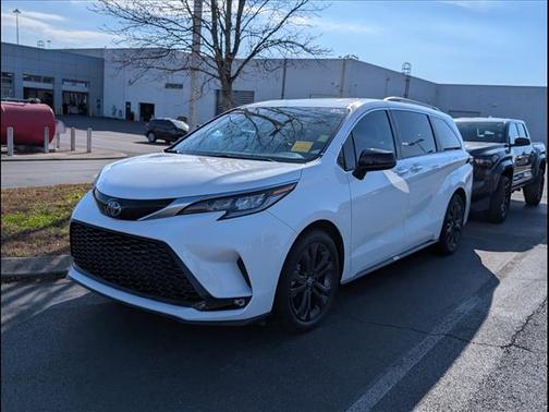 2023 Toyota Sienna XSE 7 Passenger