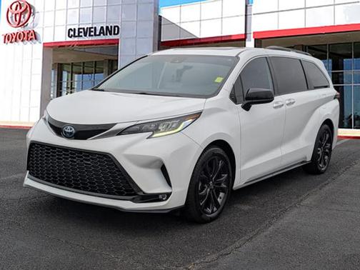 2023 Toyota Sienna XSE 7 Passenger