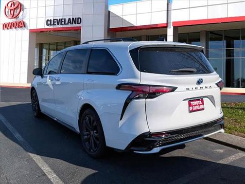 2023 Toyota Sienna XSE 7 Passenger