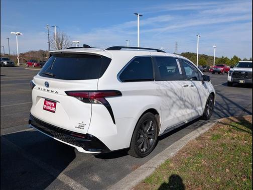 2023 Toyota Sienna XSE 7 Passenger