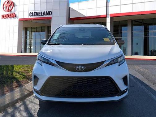 2023 Toyota Sienna XSE 7 Passenger